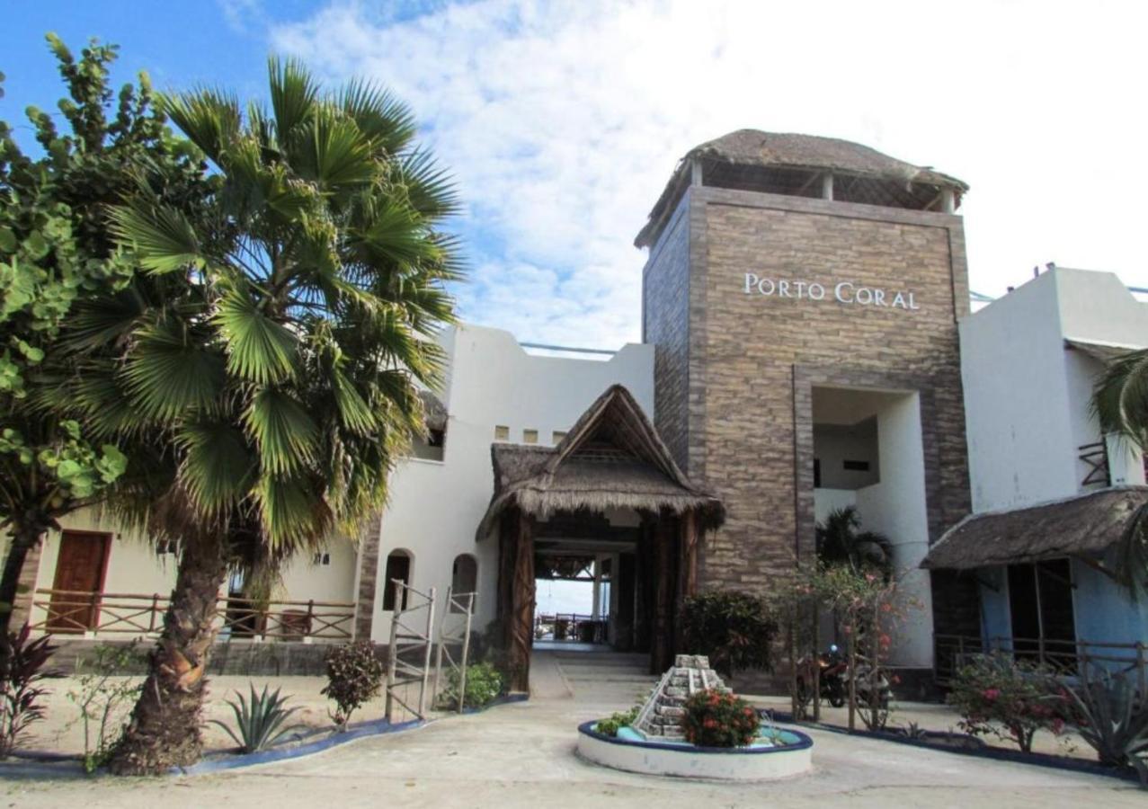 צ'טומאל Porto Coral Hotel & Suites מראה חיצוני תמונה