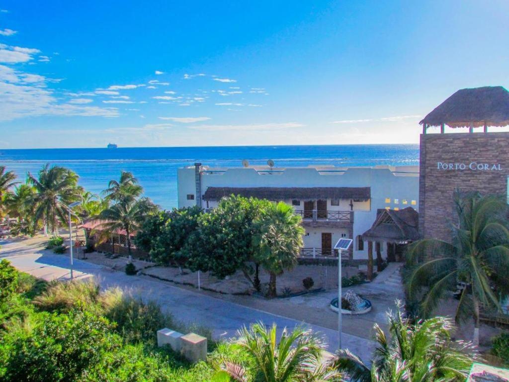 צ'טומאל Porto Coral Hotel & Suites מראה חיצוני תמונה