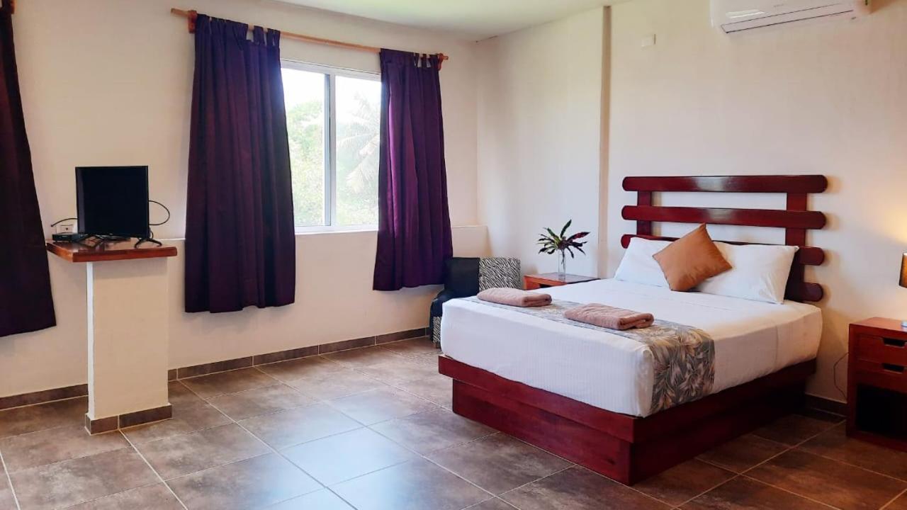 צ'טומאל Porto Coral Hotel & Suites מראה חיצוני תמונה